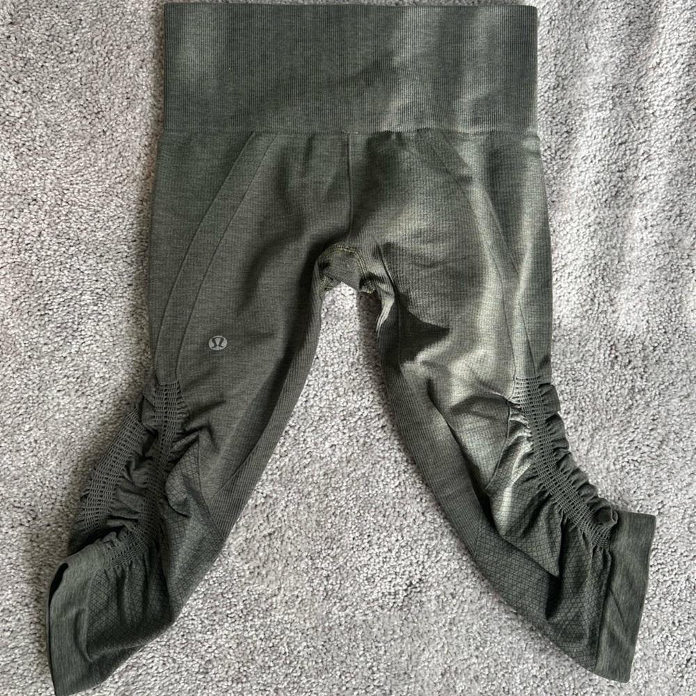 Lululemon short leggings